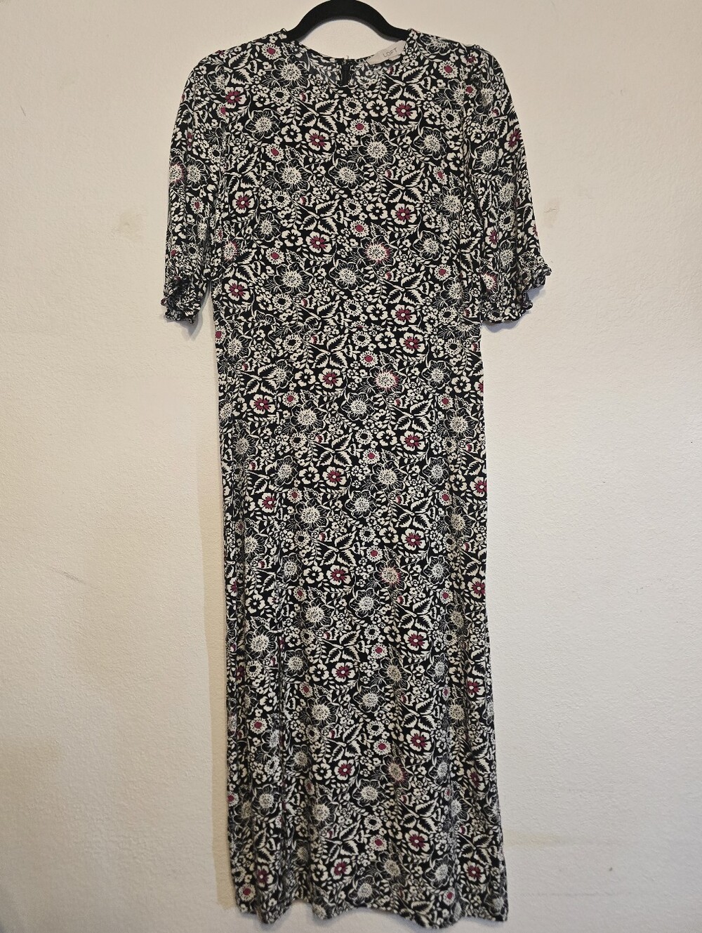 LOFT Floral Ruffle Cuff Midi Dress Black Pink Size 6 Style 766314 Fall 2023